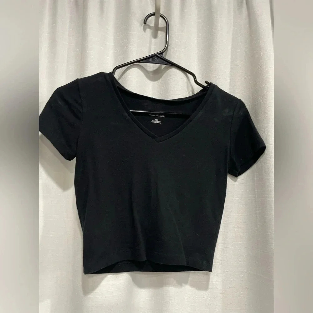 Wild Fable XS Crop T-Shirt Black v-Neck
